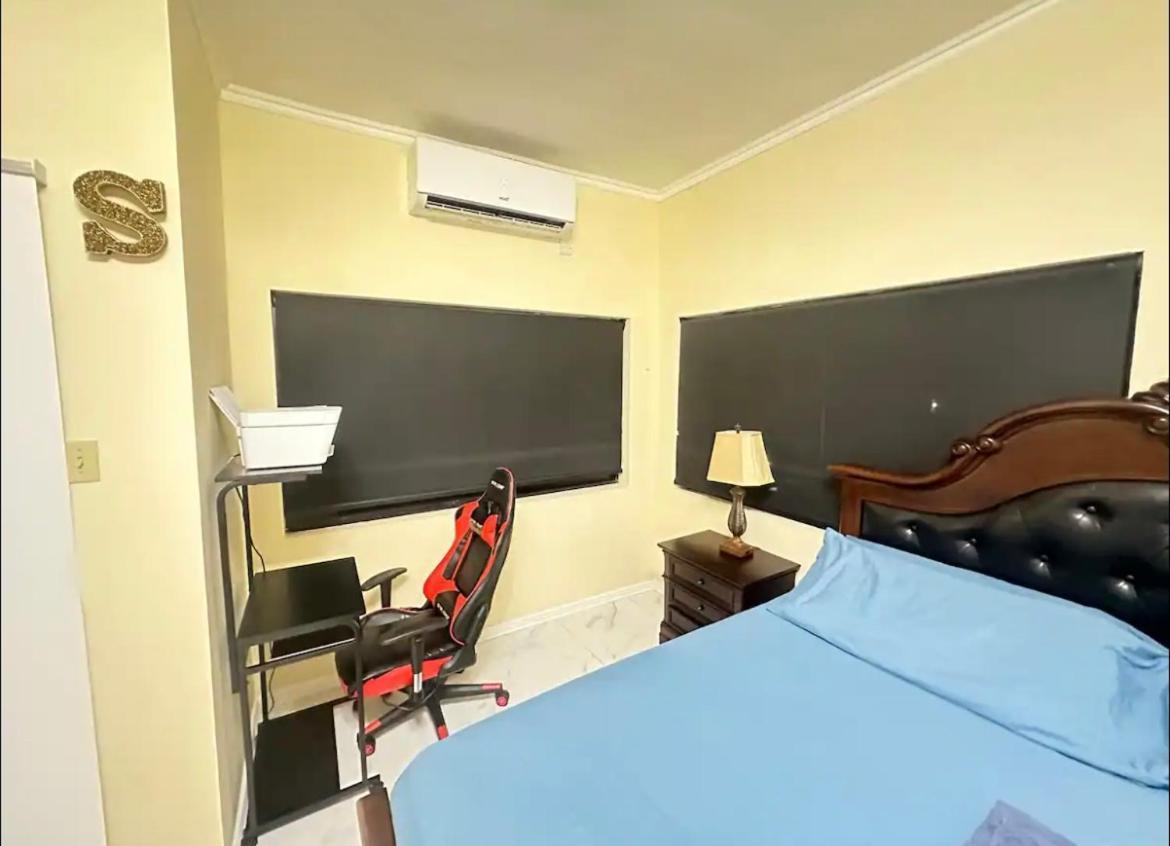 J Luxury Stay In 金斯敦 外观 照片