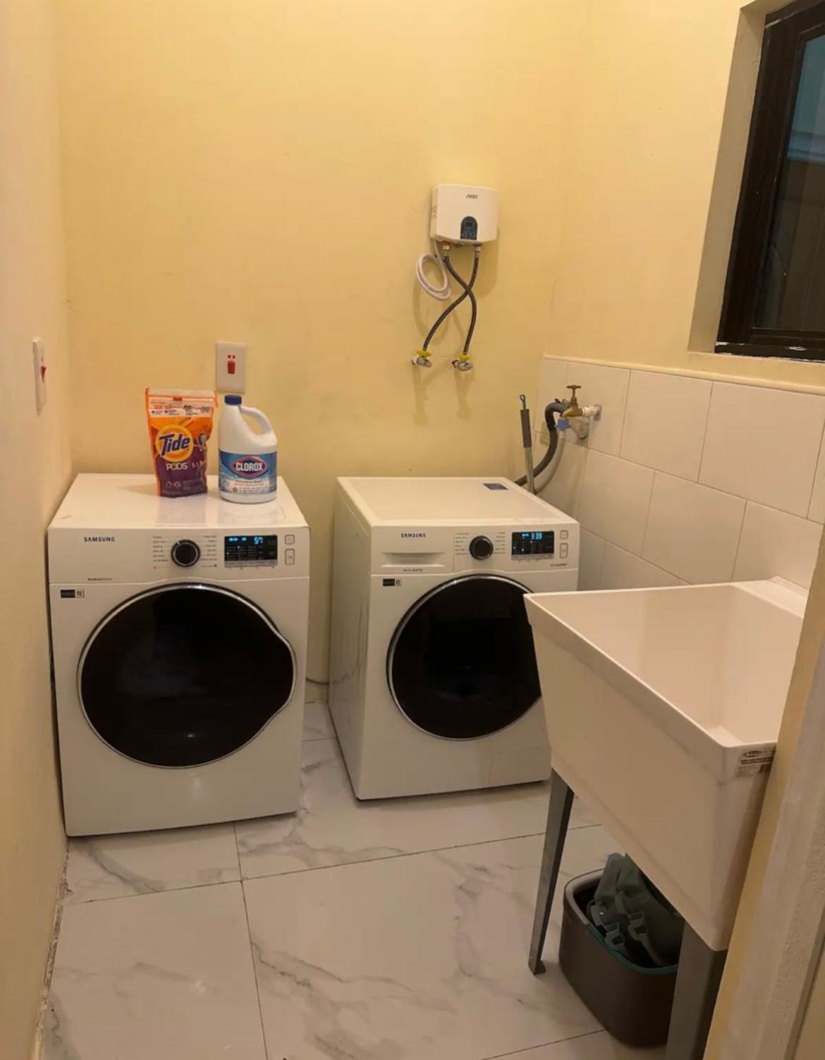 J Luxury Stay In 金斯敦 外观 照片